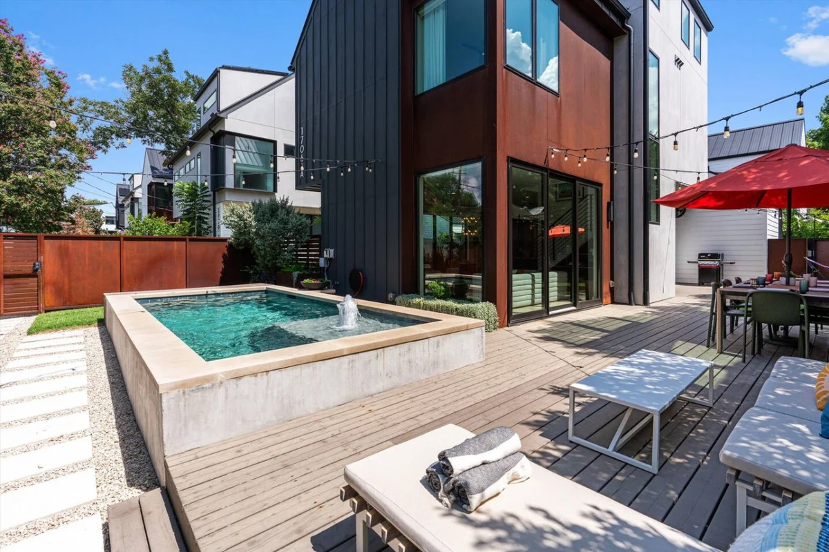 Zilker | Heated Pool, Misters & Walk to S. Lamar #118