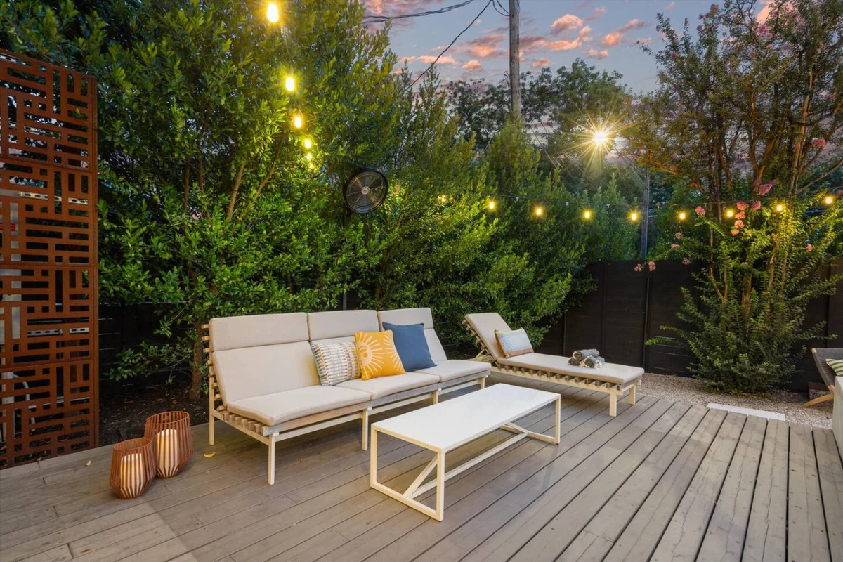 Zilker | Heated Pool, Misters & Walk to S. Lamar #113