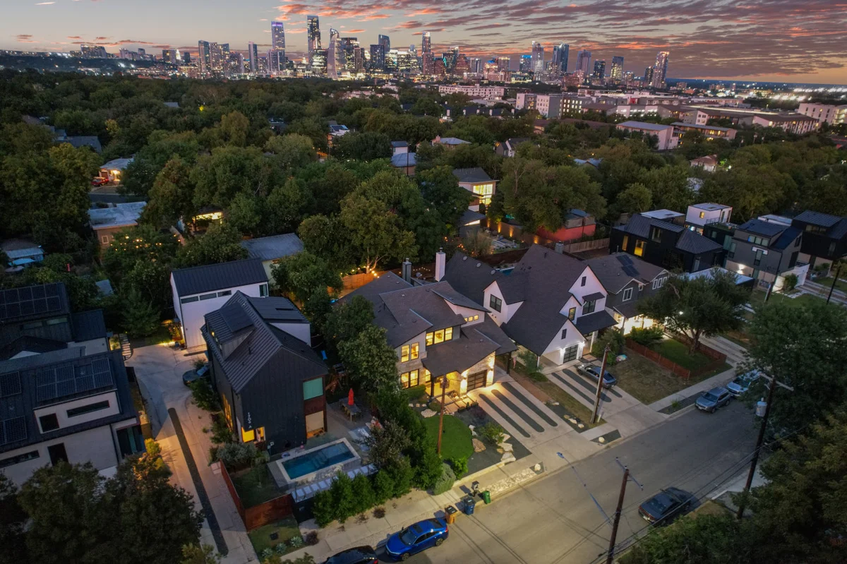Zilker Home with Heated Pool, Hot Tub, Walkable #138