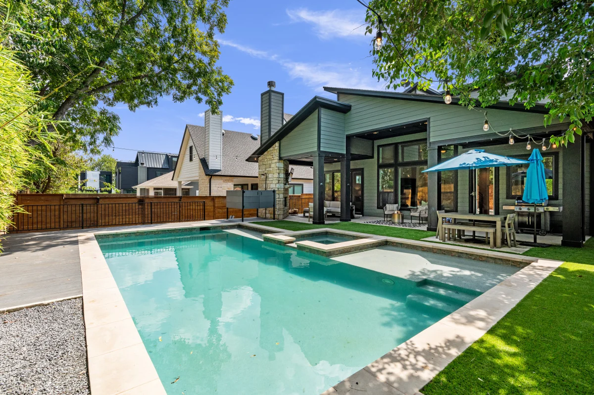 Zilker Home with Heated Pool, Hot Tub, Walkable #133