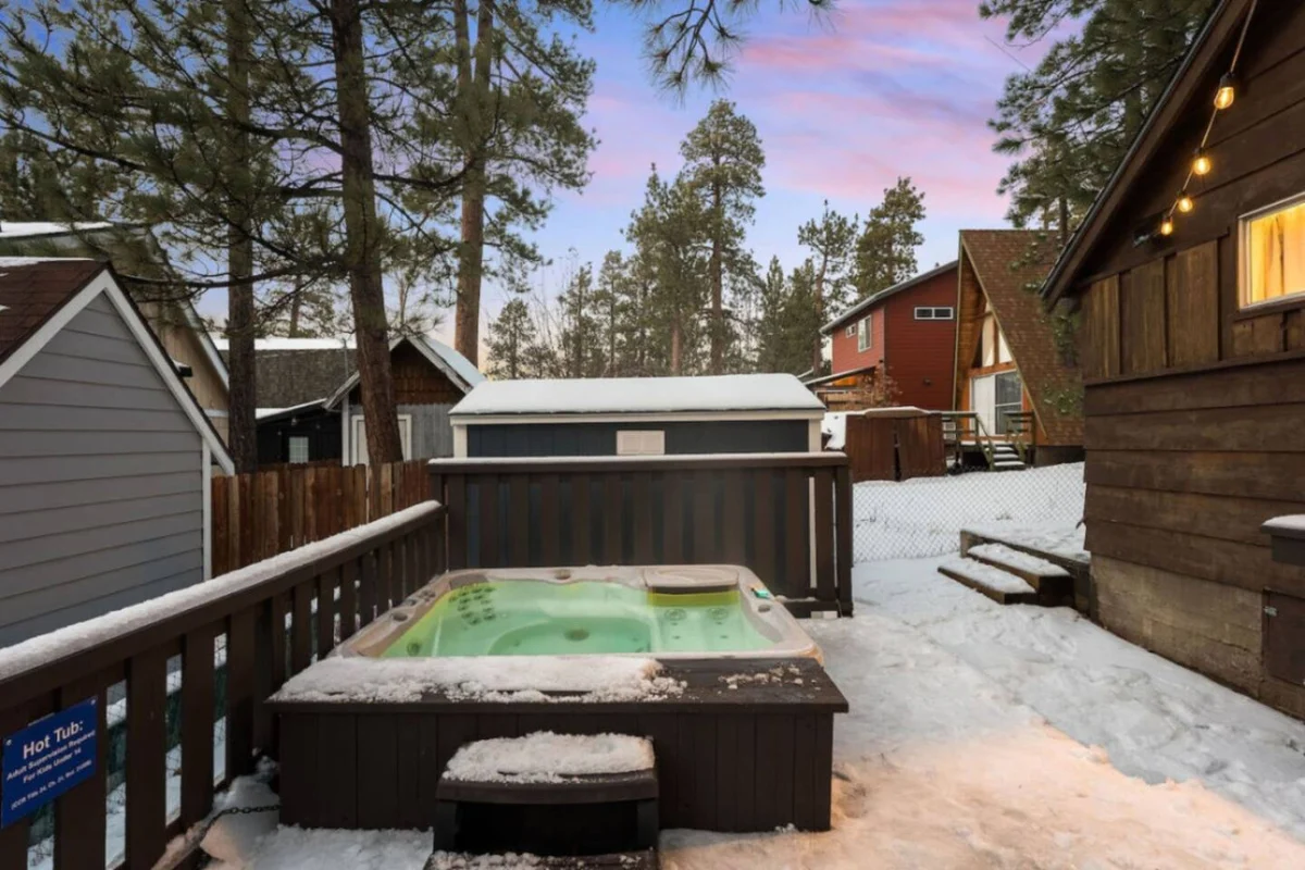 Dream Catcher| Modern Rustic, Hot Tub & EV #76