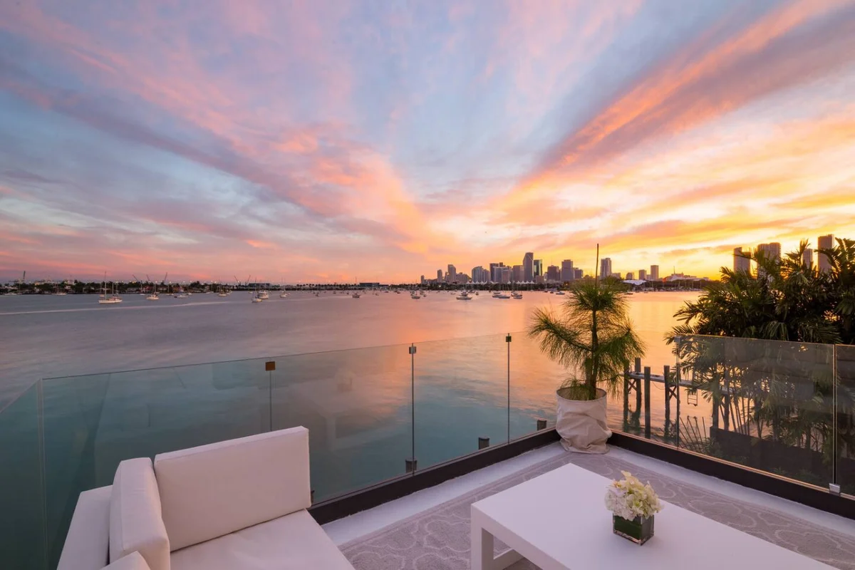 Waterfront Villa - Rooftop Pool & Spa - Theater #69
