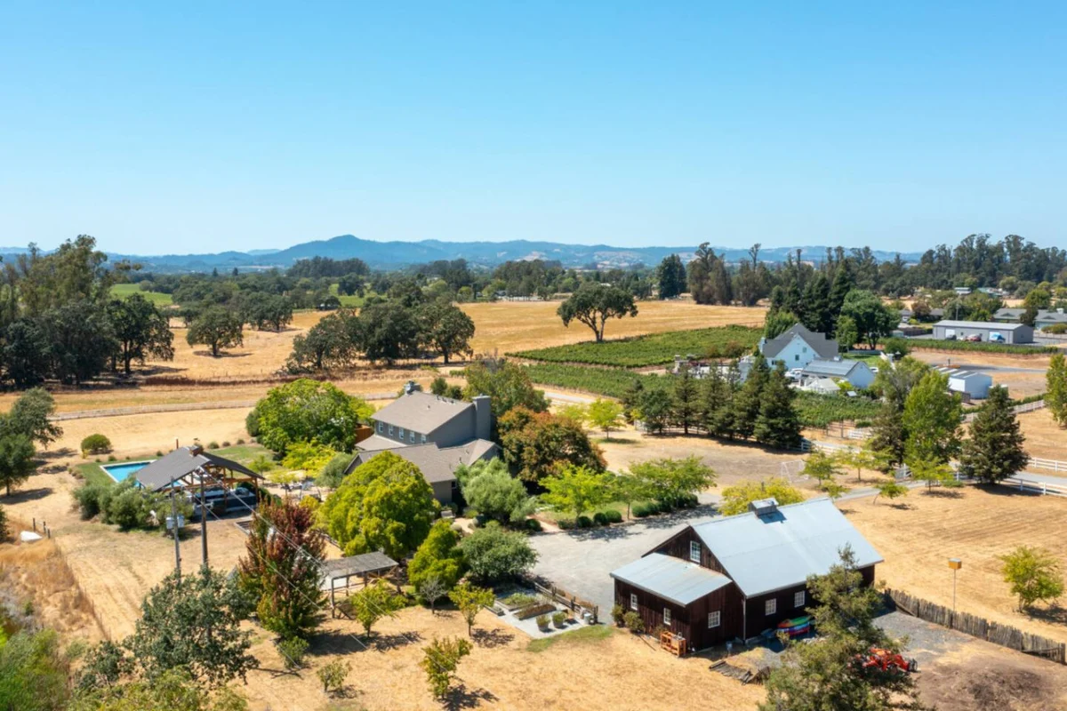 Spacious Santa Rosa Retreat - Outdoor Kitchen, Pool, Spa #135