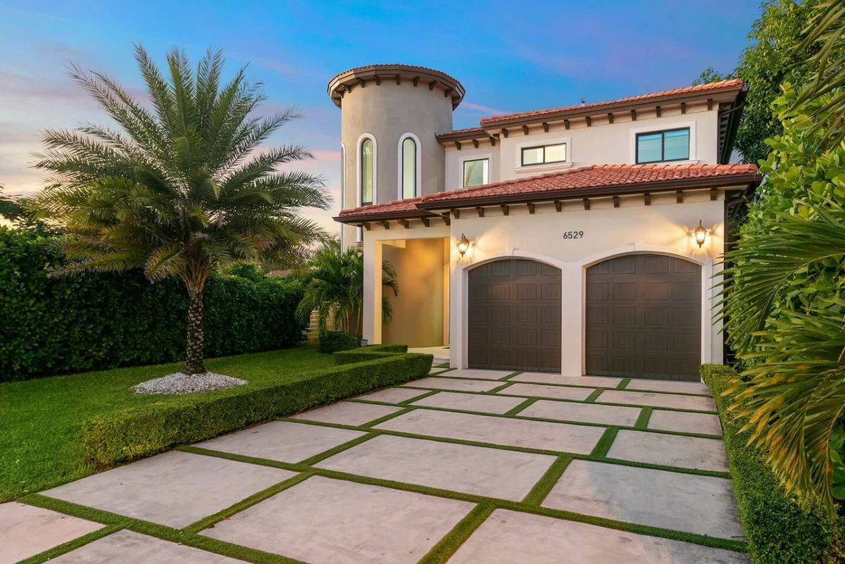 Modern Mediterranean Villa w/ Pool & Games #62