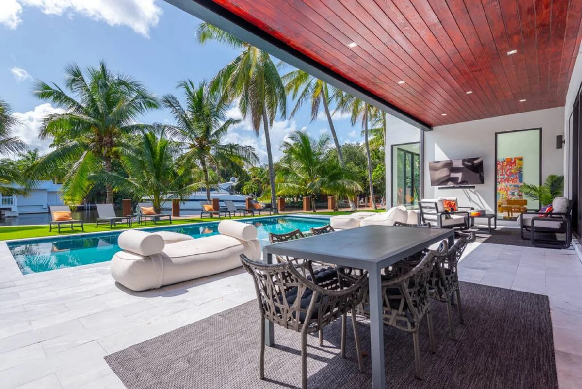 NEW Waterfront Villa w/ Pool/Jacuzzi/Billard #151