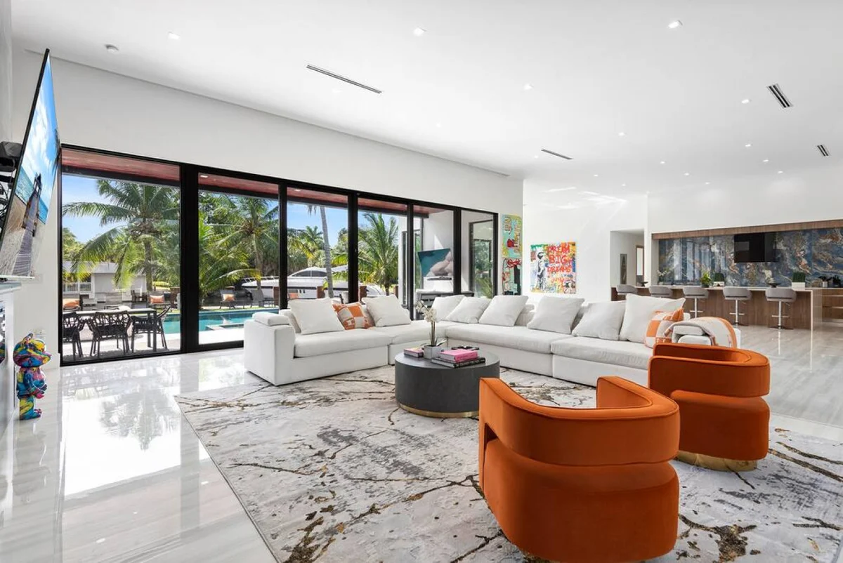NEW Waterfront Villa w/ Pool/Jacuzzi/Billard #156