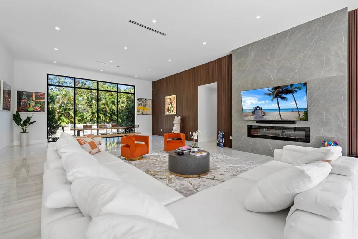 NEW Waterfront Villa w/ Pool/Jacuzzi/Billard #154