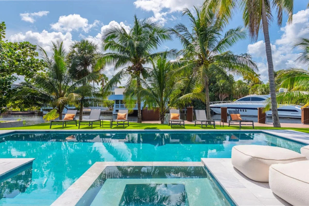 NEW Waterfront Villa w/ Pool/Jacuzzi/Billard #138