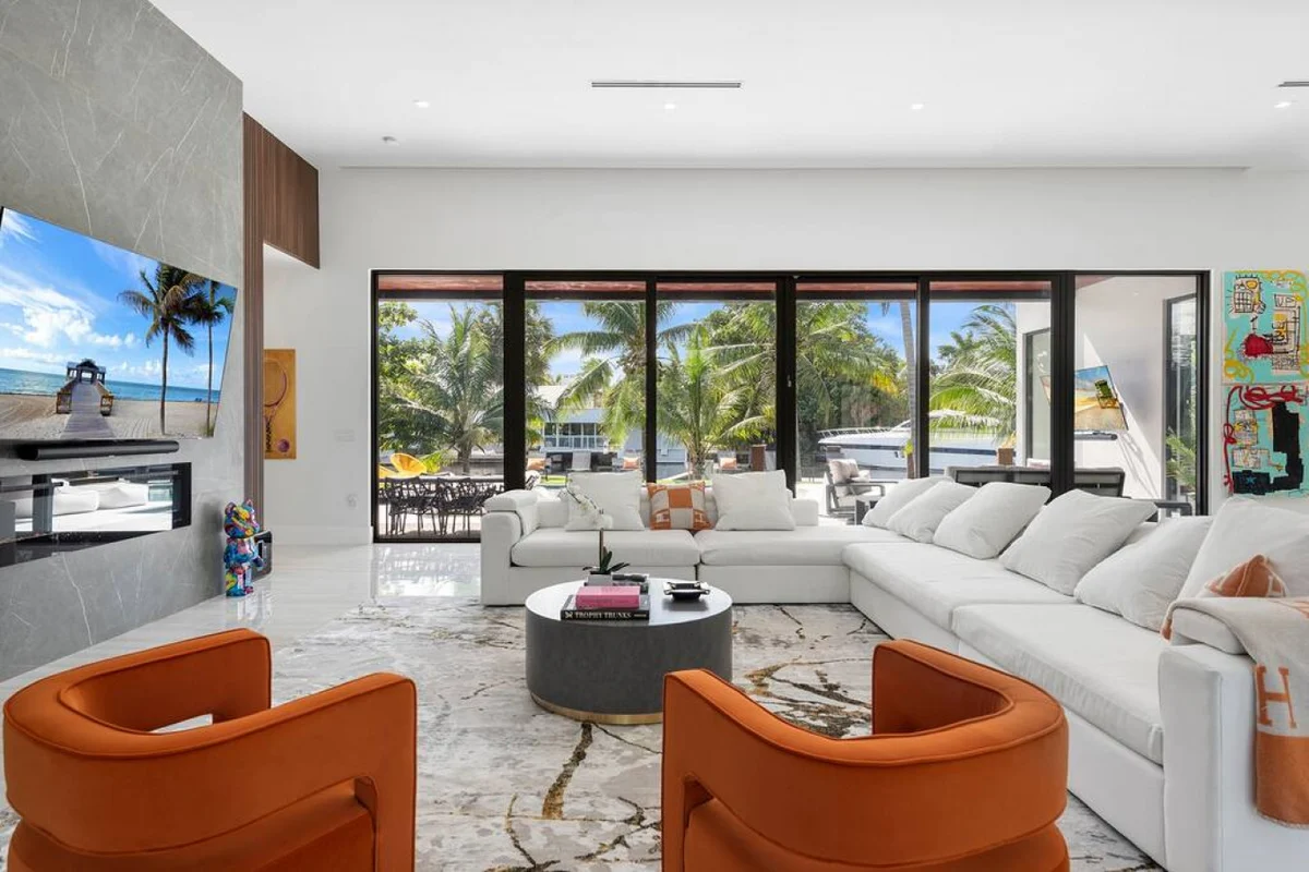NEW Waterfront Villa w/ Pool/Jacuzzi/Billard #131