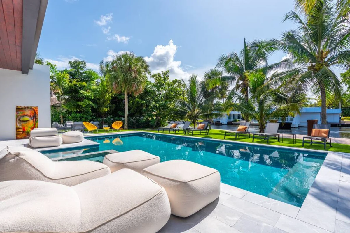 NEW Waterfront Villa w/ Pool/Jacuzzi/Billard #143