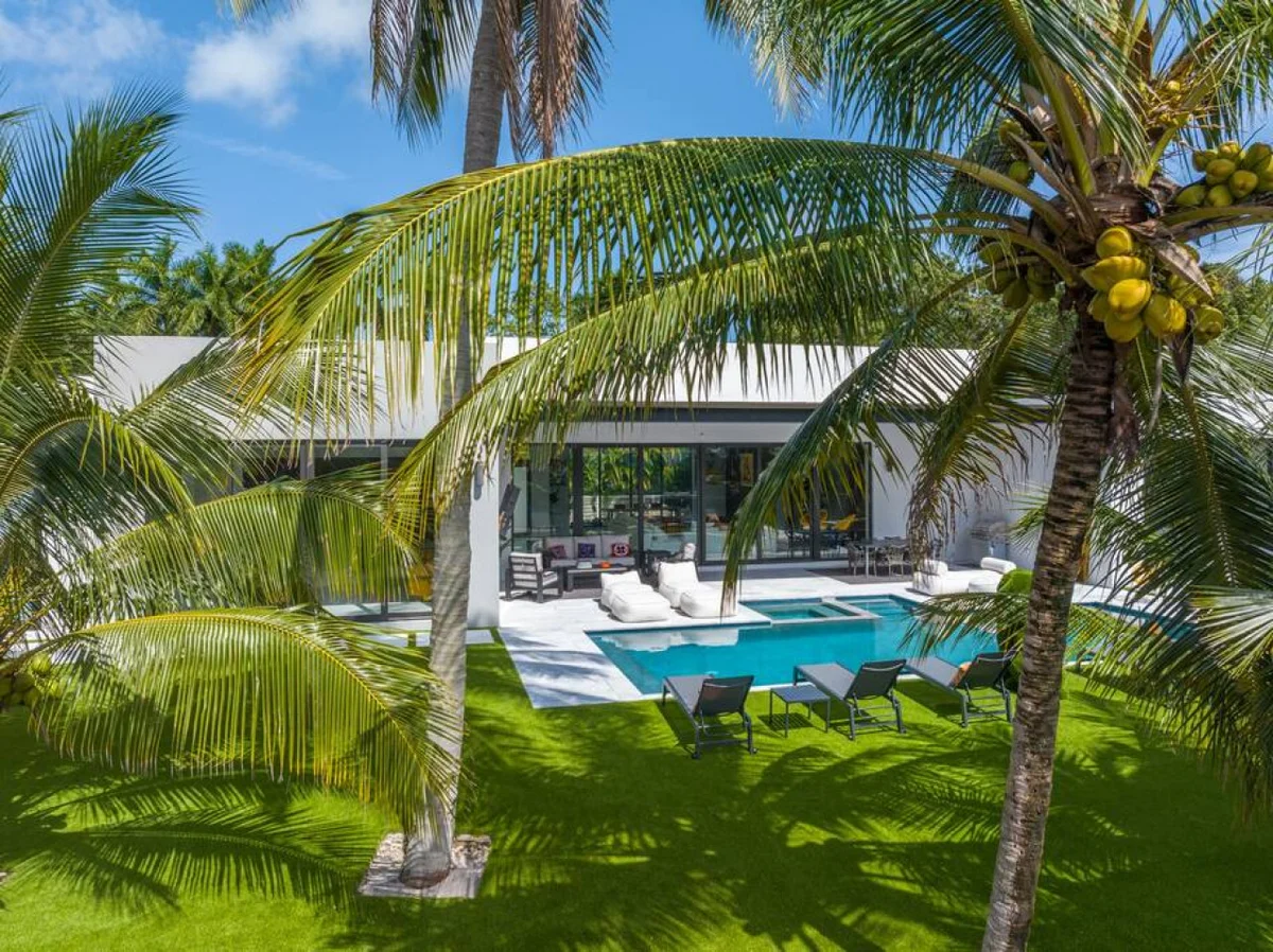 NEW Waterfront Villa w/ Pool/Jacuzzi/Billard #107