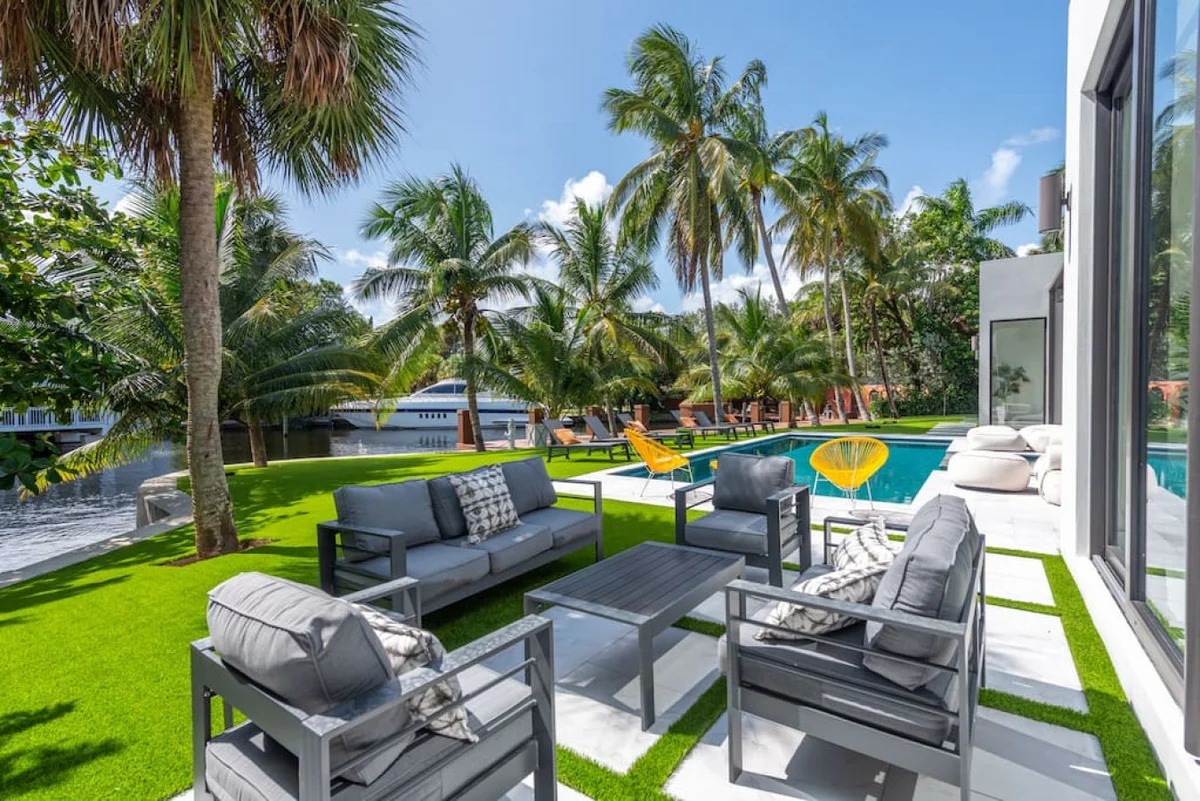 NEW Waterfront Villa w/ Pool/Jacuzzi/Billard #161