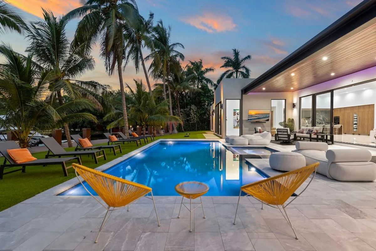 NEW Waterfront Villa w/ Pool/Jacuzzi/Billard #165