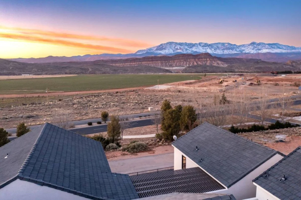 Sand Hollow Hangout (D10) #70