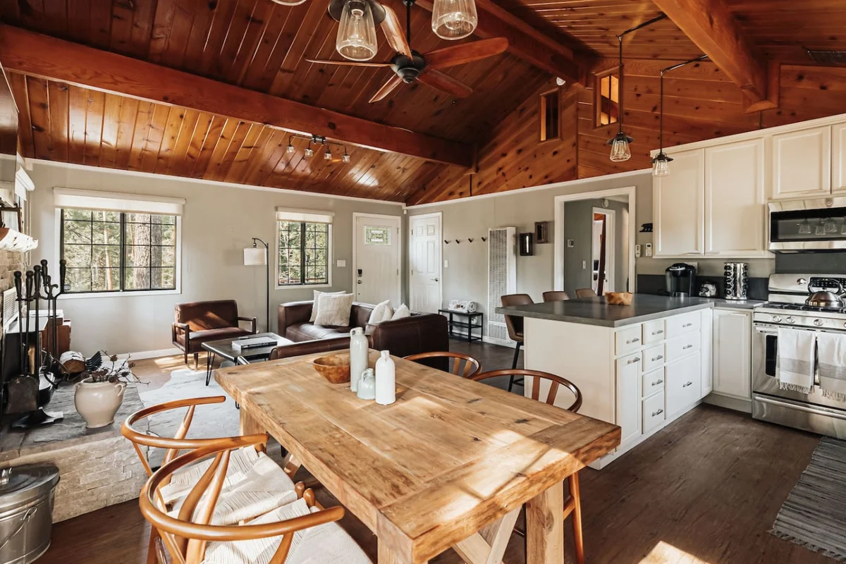 Modern Retreat | Spa, EV, Mountain Views & BBQ #171