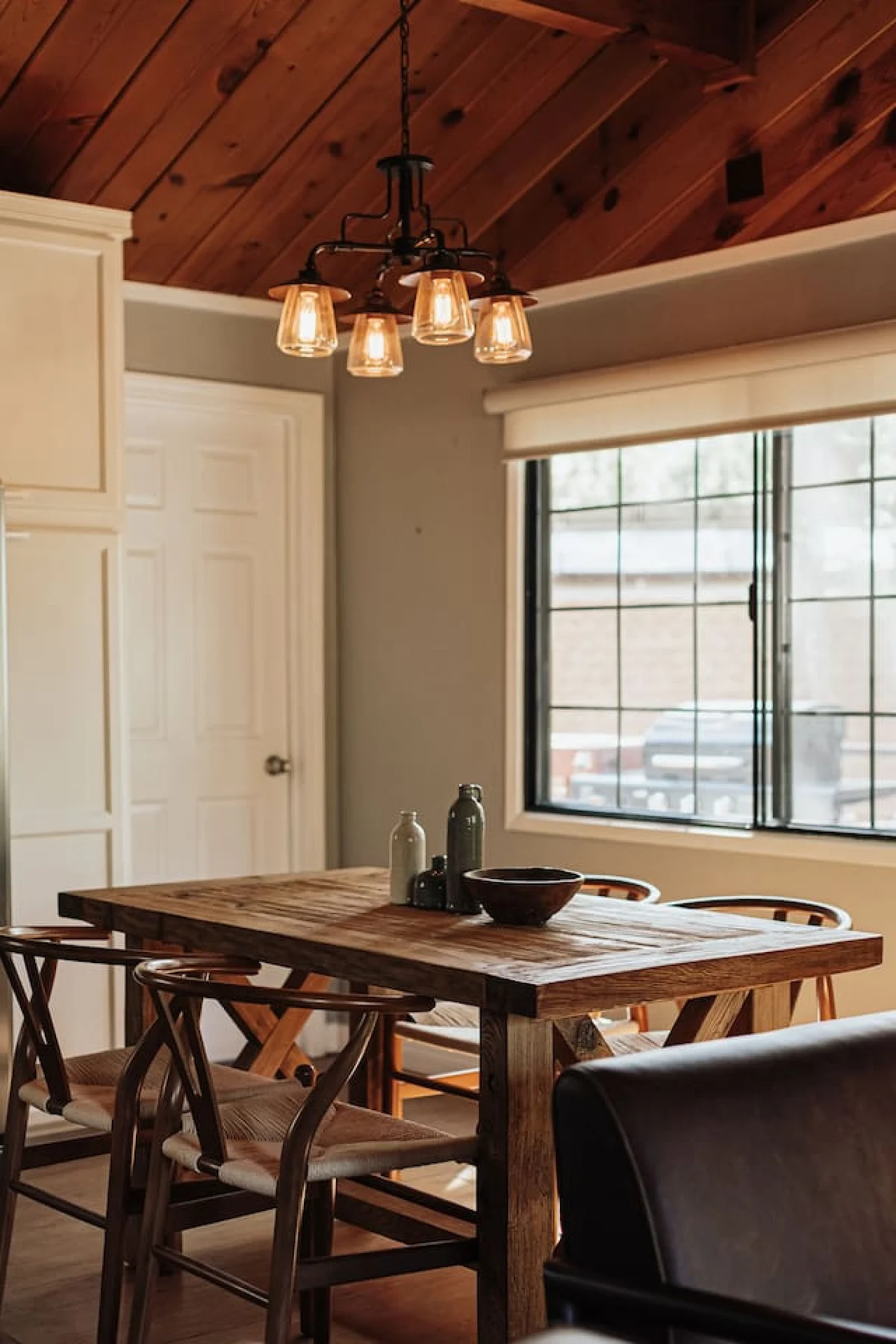 Modern Retreat | Spa, EV, Mountain Views & BBQ #182