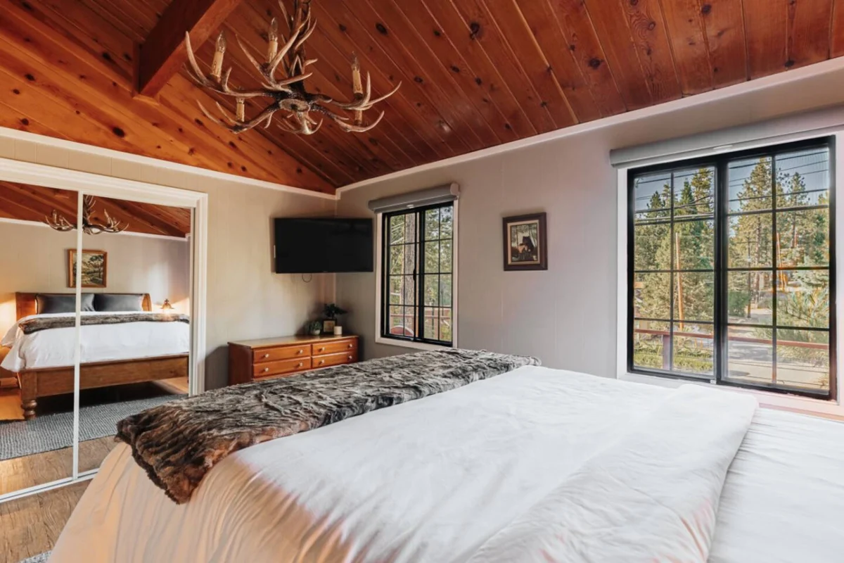 Modern Retreat | Spa, EV, Mountain Views & BBQ #134