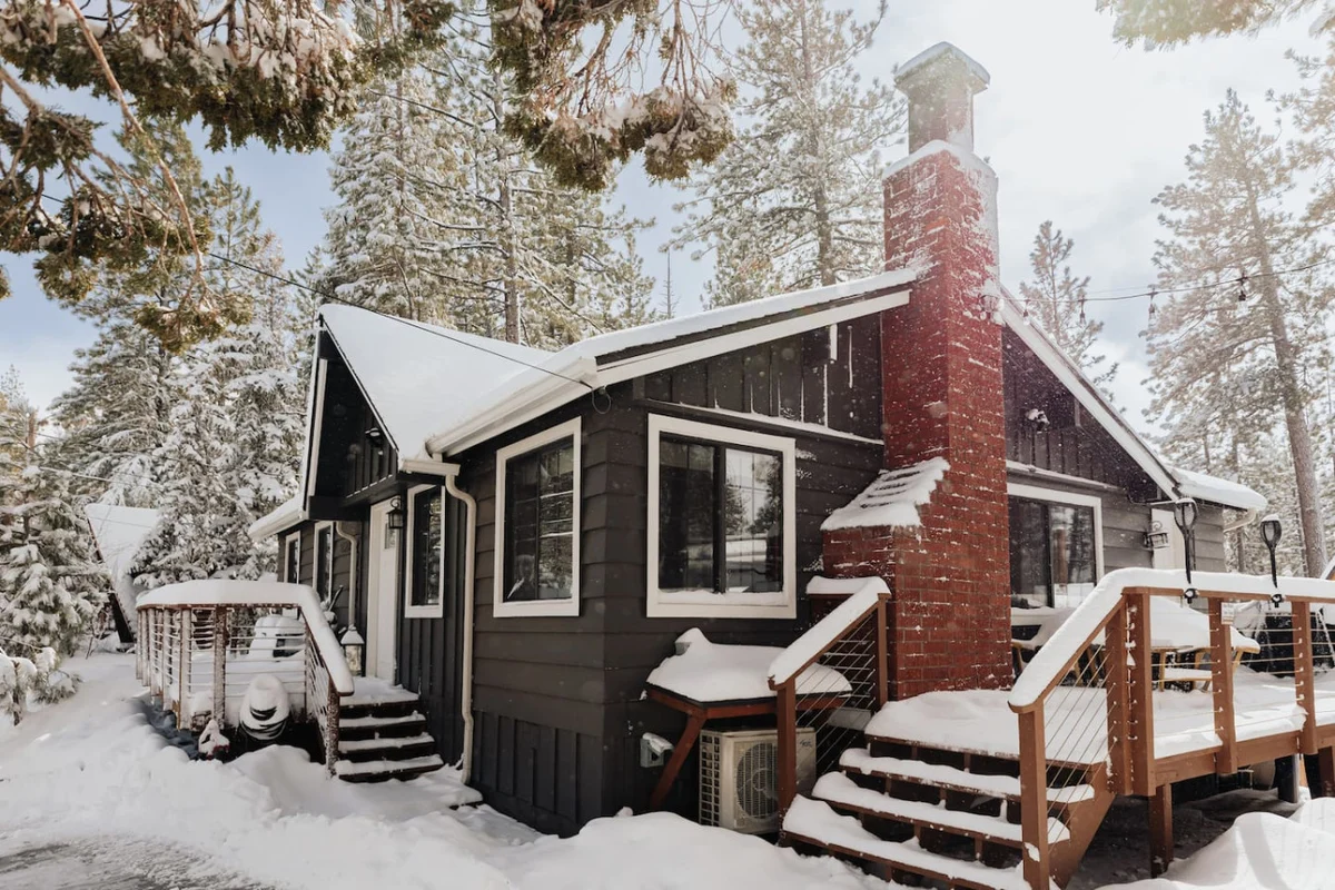 Modern Retreat | Spa, EV, Mountain Views & BBQ #198