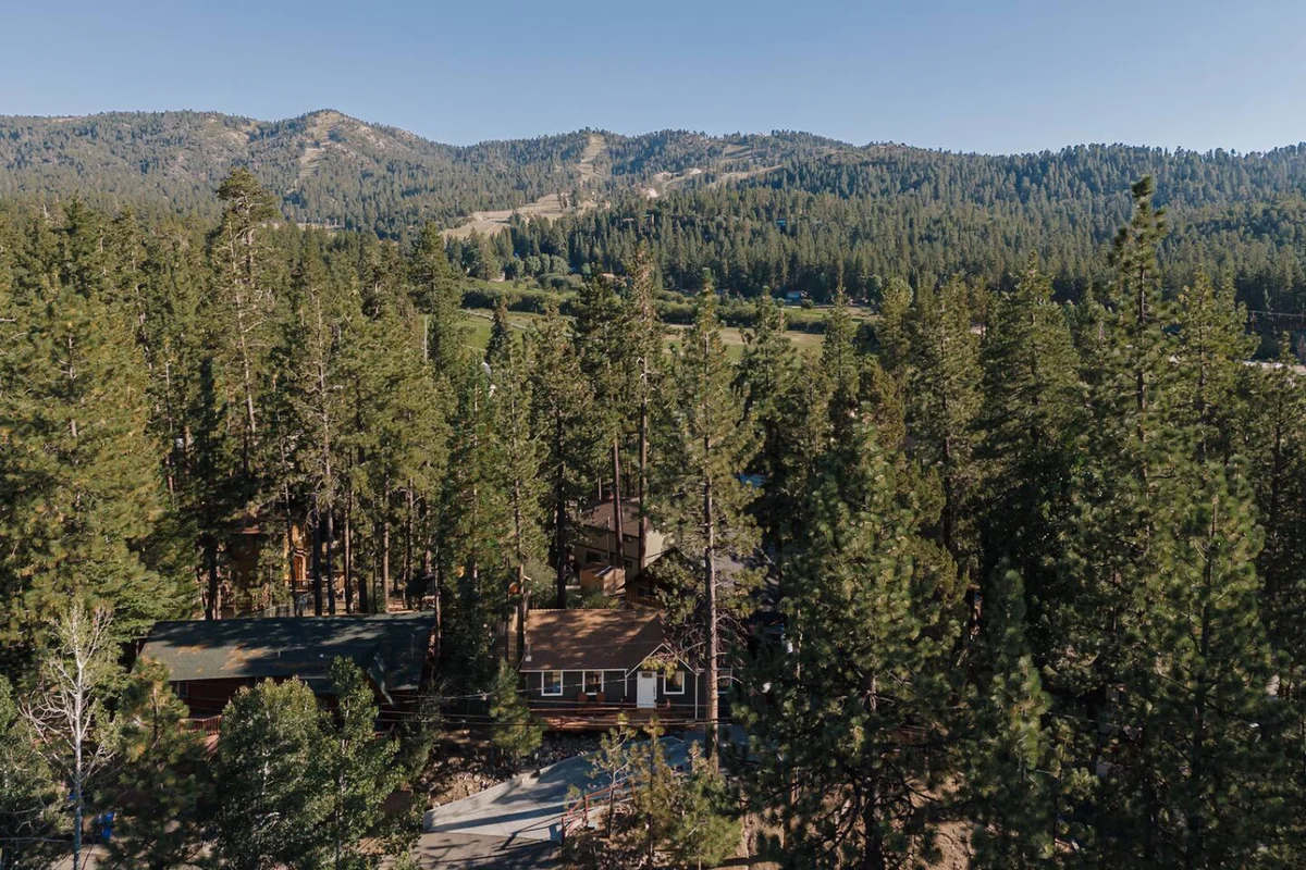 Modern Retreat | Spa, EV, Mountain Views & BBQ #183