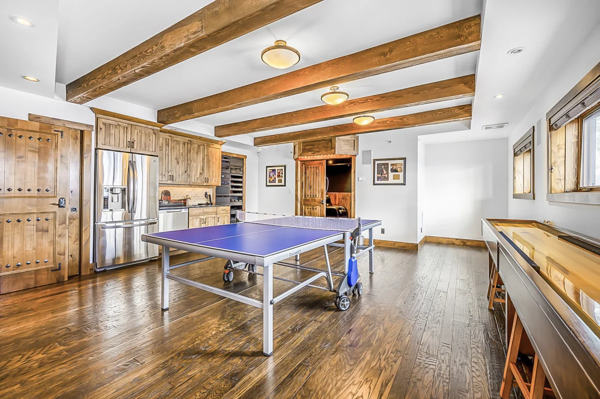 The Inuksuk Lodge - 4800 sq/ft of Big White Excellence #70