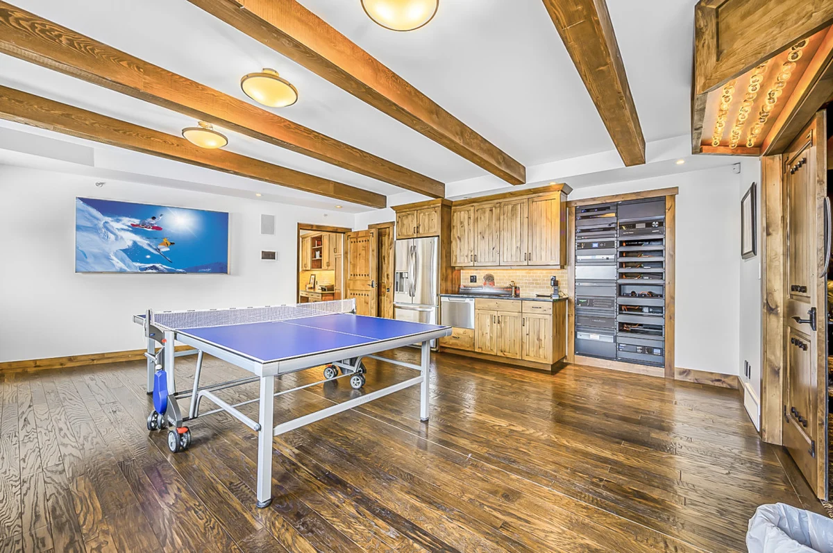 The Inuksuk Lodge - 4800 sq/ft of Big White Excellence #129