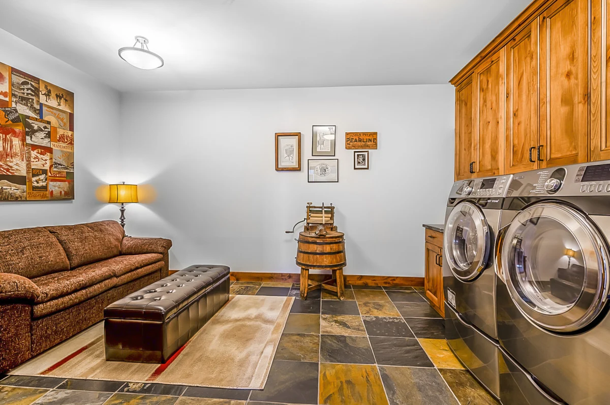 The Inuksuk Lodge - 4800 sq/ft of Big White Excellence #102