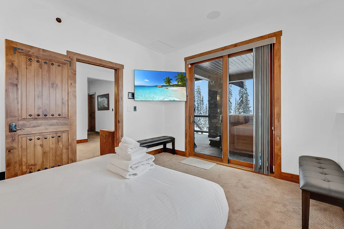 The Inuksuk Lodge - 4800 sq/ft of Big White Excellence #107