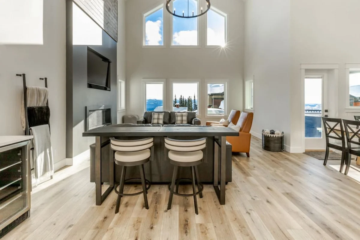 The White Pearl – Luxury Chalet w/Mountain Views #63