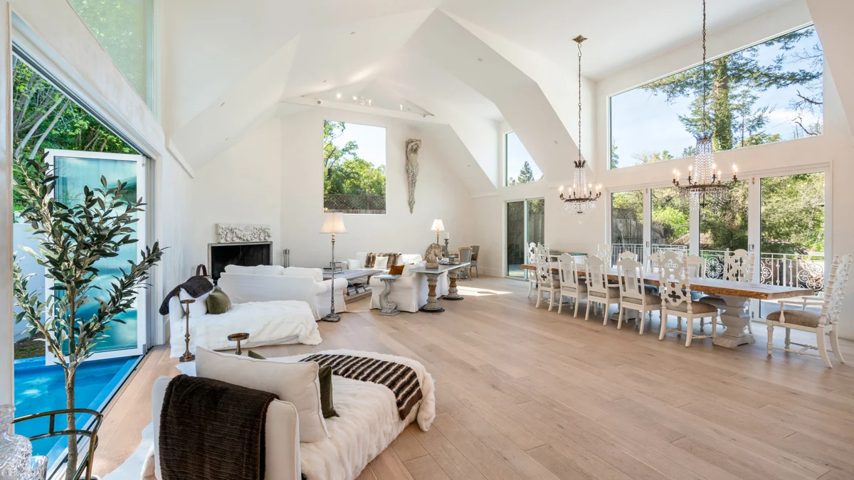 Kenwood Lodge - Luxury 5-Bedroom Retreat with Heated Pool #42