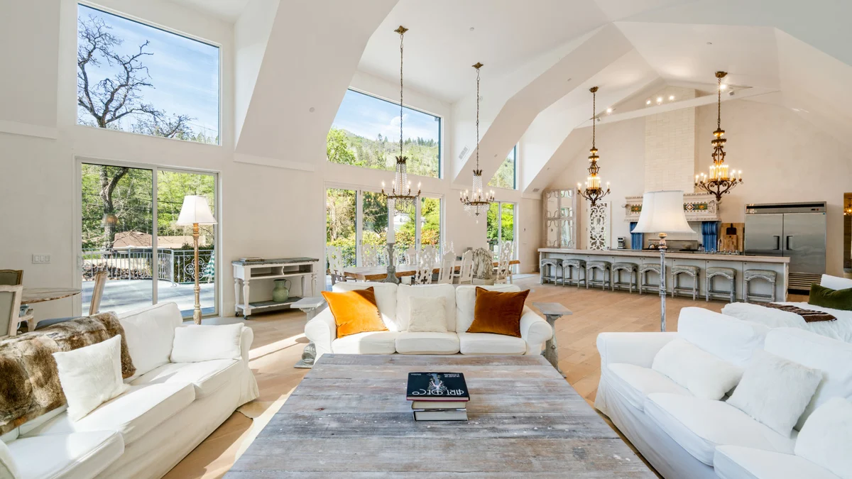 Kenwood Lodge - Luxury 5-Bedroom Retreat with Heated Pool #75