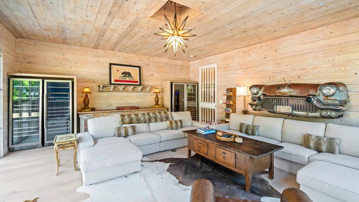 Kenwood Lodge - Luxury 5-Bedroom Retreat with Heated Pool #83