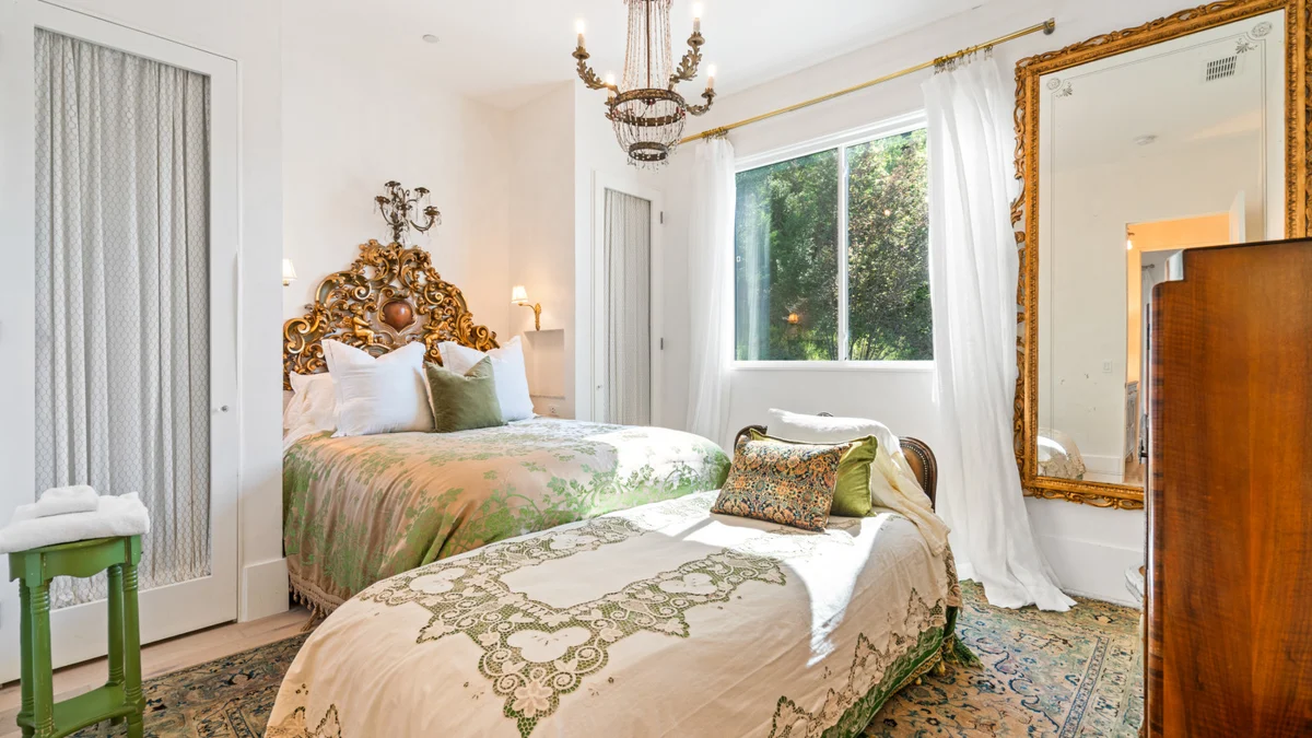 Kenwood Lodge - Luxury 5-Bedroom Retreat with Heated Pool #86