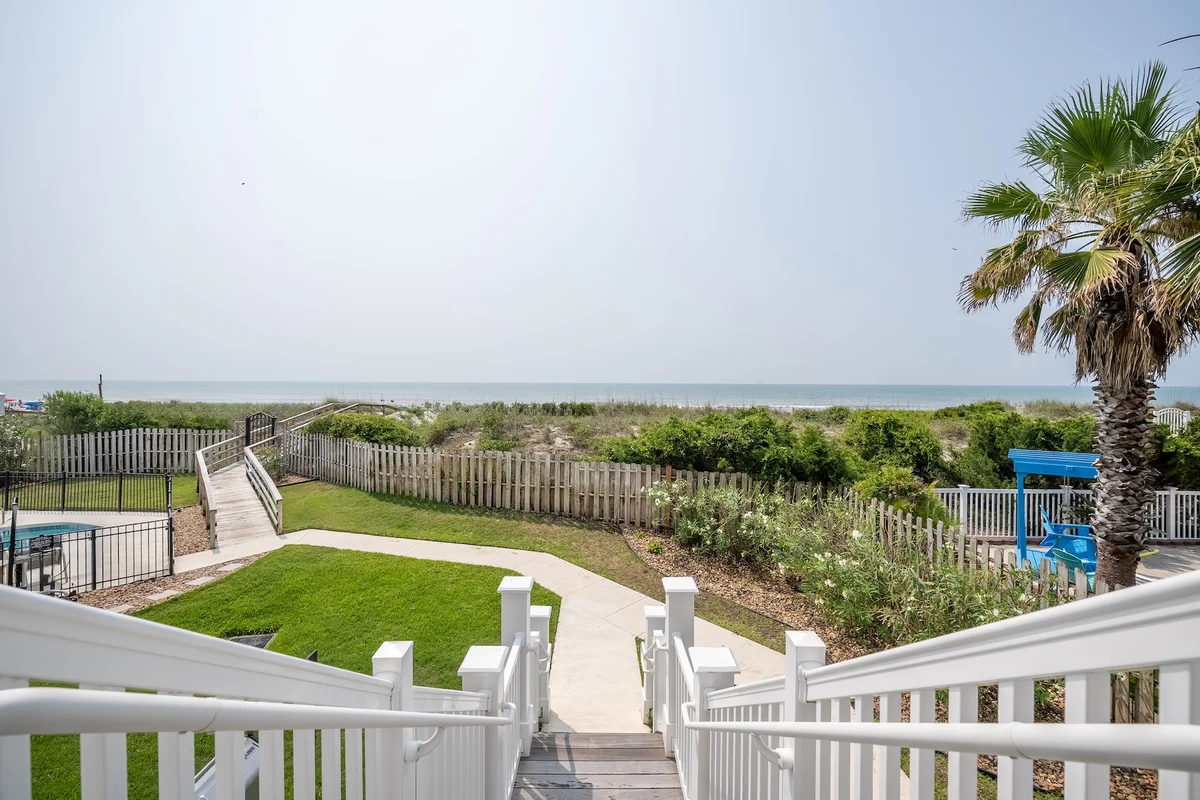 Condo in Isle of Palms property photo 4