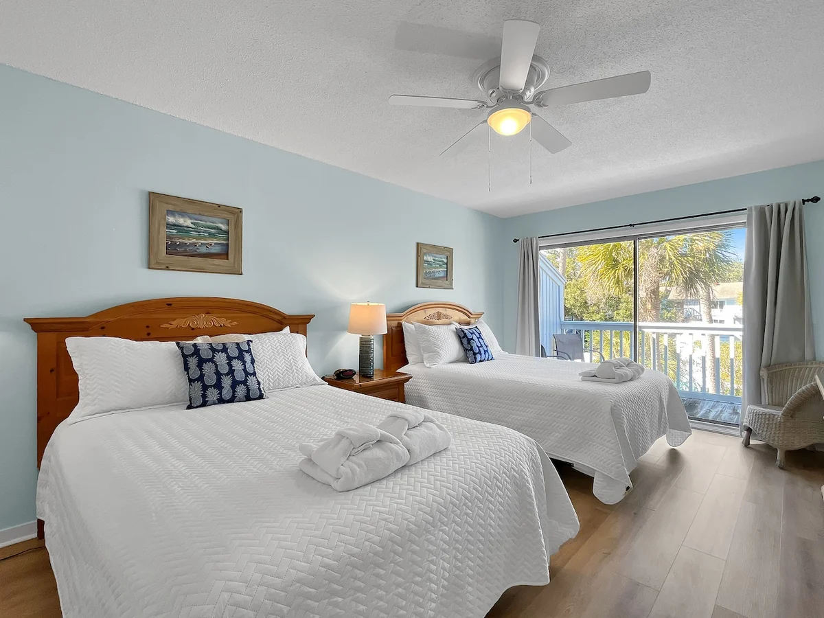 Condo in Isle of Palms property photo 2