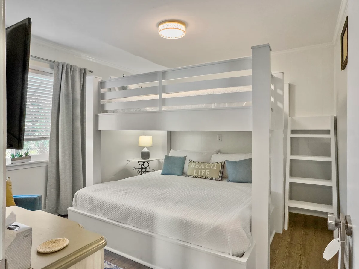Condo in Isle of Palms property photo 5