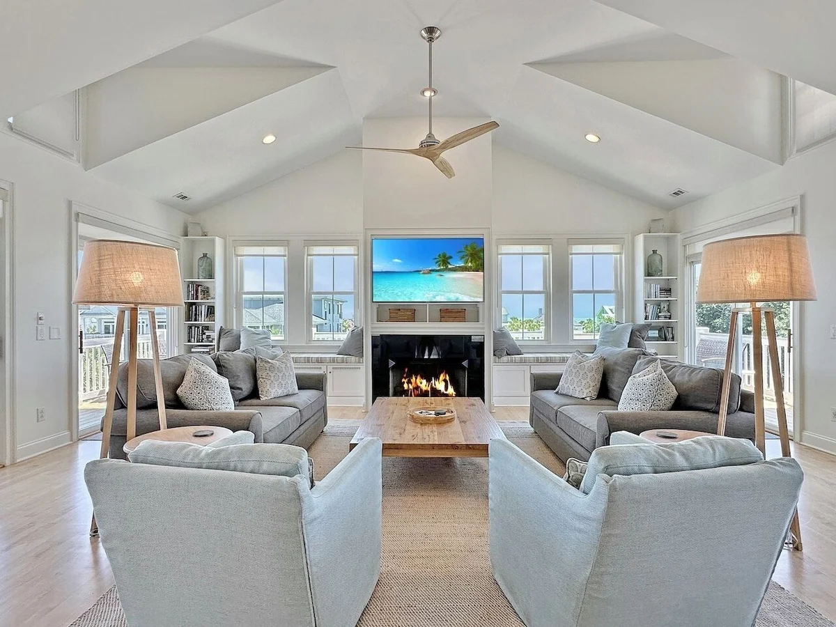 Home in Isle of Palms property photo 3
