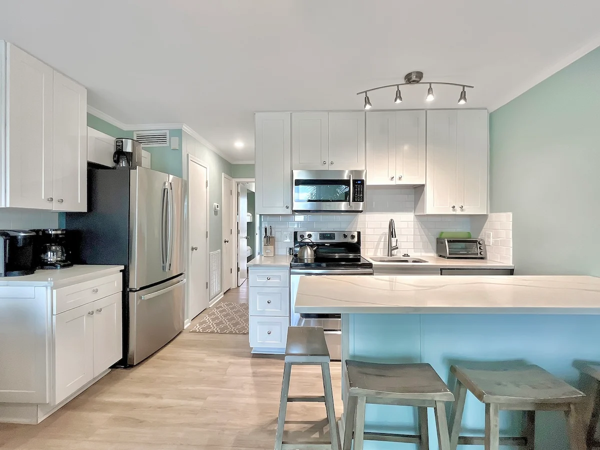 Condo in Isle of Palms property photo 4