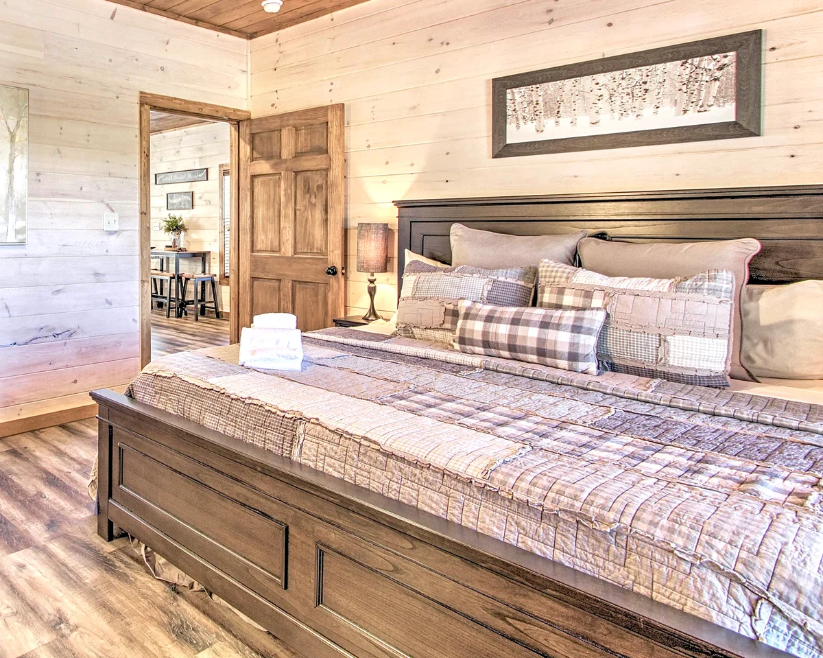 Great for Groups! Sleeps 24, 6BR Dollywood 3 King Beds Theater Game Rm/Hot Tub #30