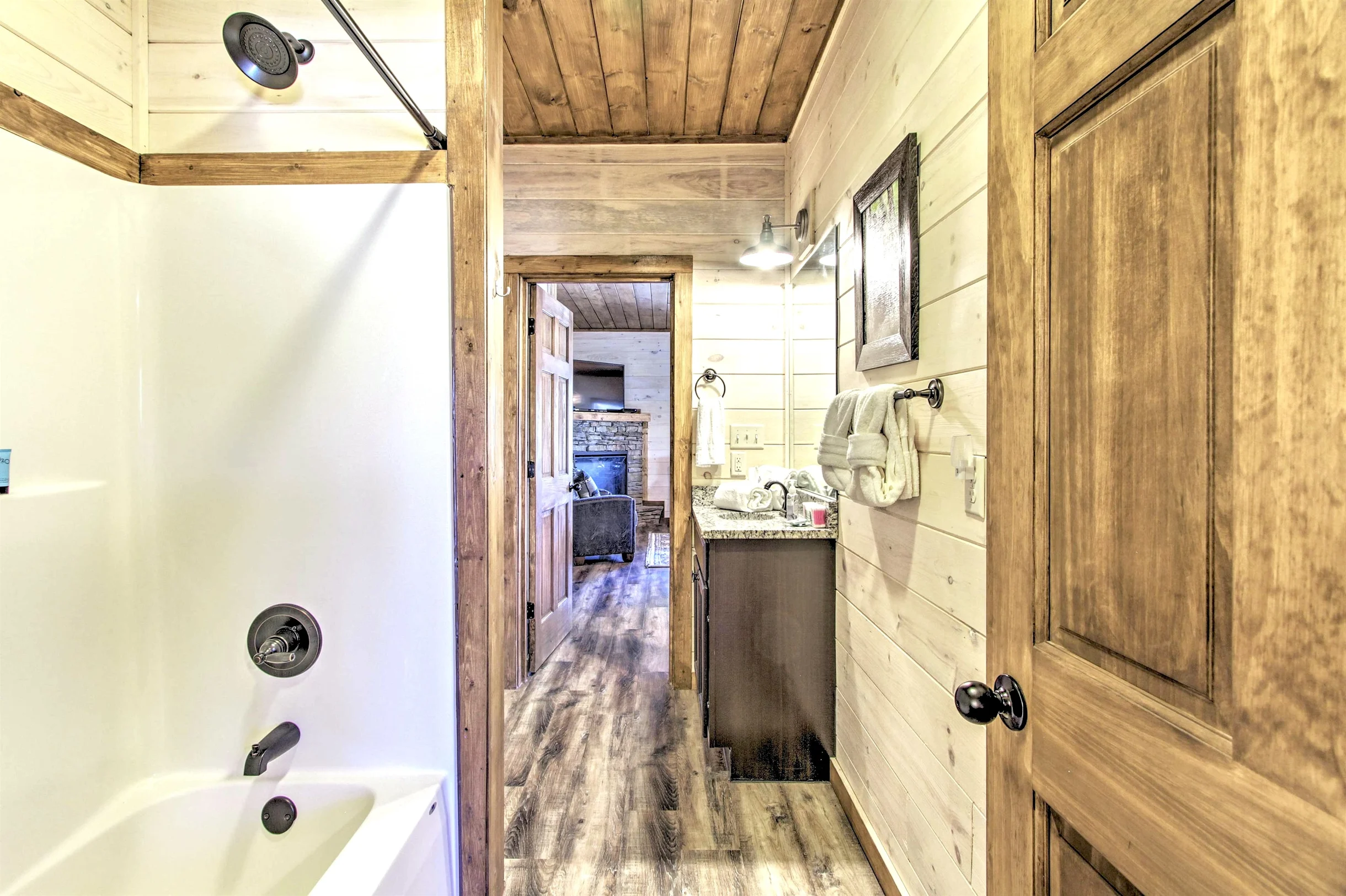 Great for Groups! Sleeps 24, 6BR Dollywood 3 King Beds Theater Game Rm/Hot Tub #11