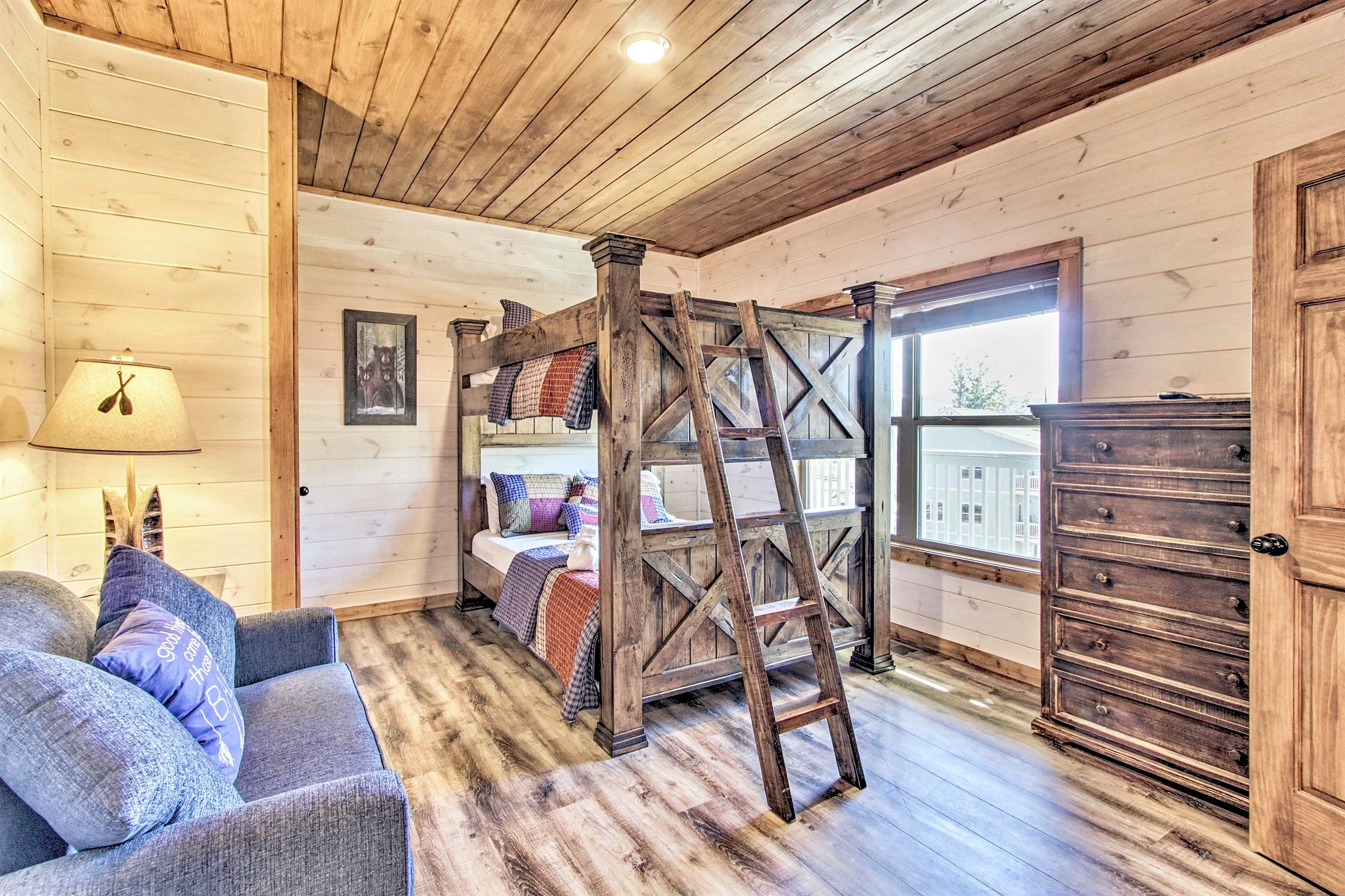 Great for Groups! Sleeps 24, 6BR Dollywood 3 King Beds Theater Game Rm/Hot Tub #2
