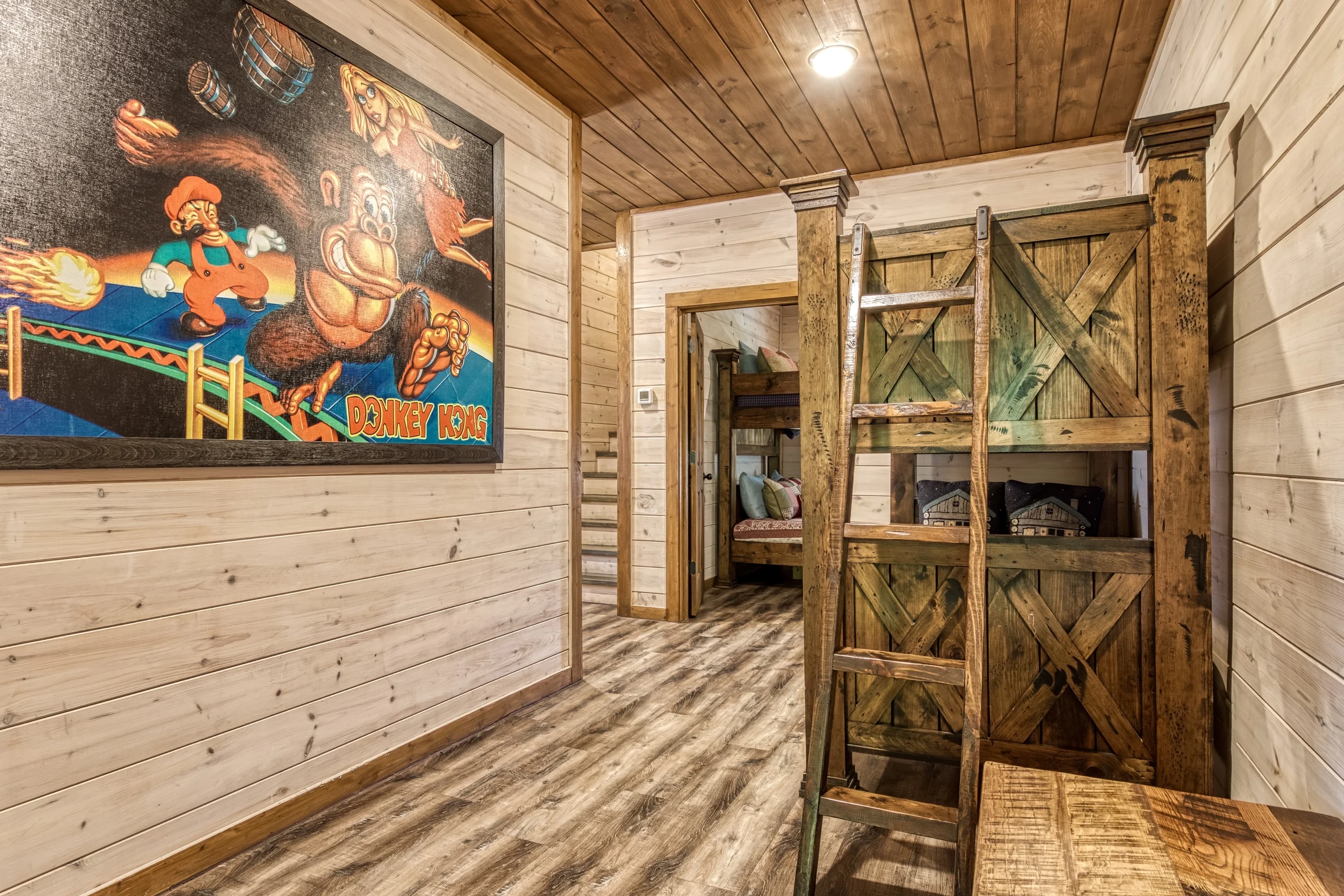 Great for Groups! Sleeps 24, 6BR Dollywood 3 King Beds Theater Game Rm/Hot Tub #53