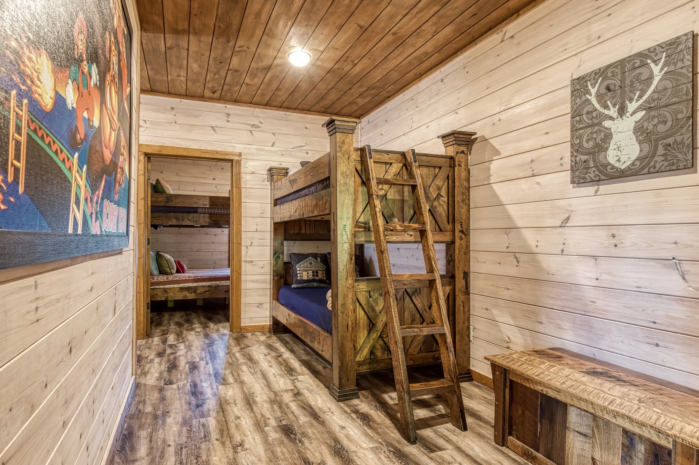 Great for Groups! Sleeps 24, 6BR Dollywood 3 King Beds Theater Game Rm/Hot Tub #46