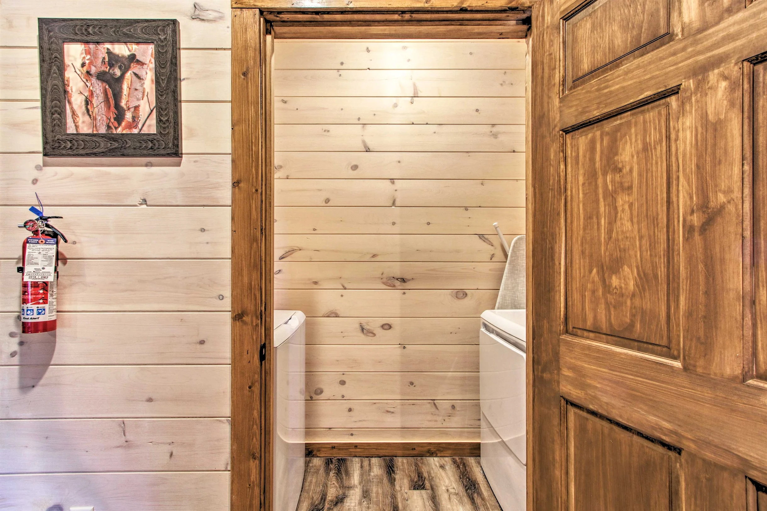 Great for Groups! Sleeps 24, 6BR Dollywood 3 King Beds Theater Game Rm/Hot Tub #42