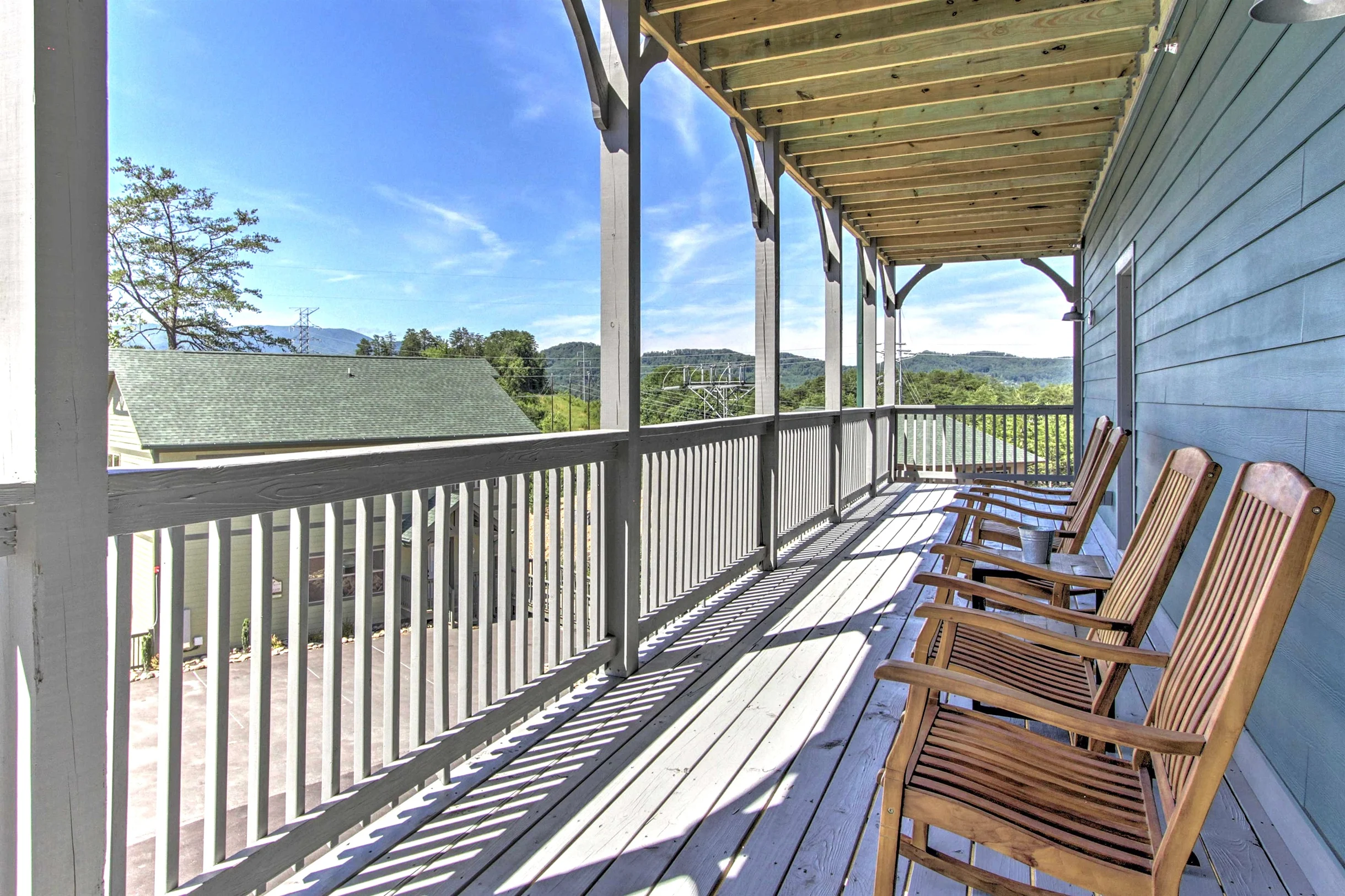 Great for Groups! Sleeps 24, 6BR Dollywood 3 King Beds Theater Game Rm/Hot Tub #41