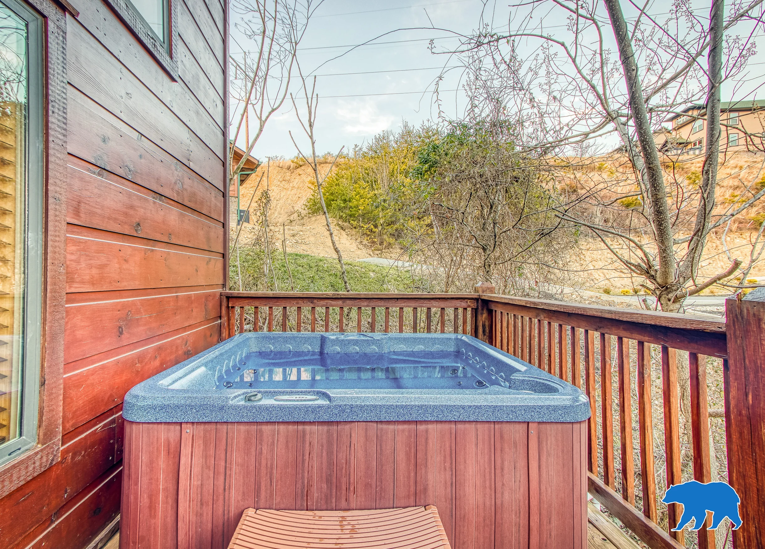 Sleeps 8, 5min to Dollywood 1 mi to PKWY King Bed Game Room/Hot Tub #44