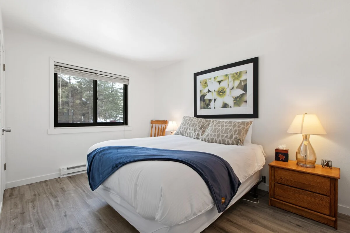 Free shuttle, Only minutes to Ski, Canyons Resort property photo 4