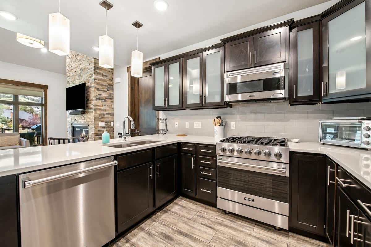 Powder Inn: Lux Condo, Canyons Village, Mtn Views property photo 3