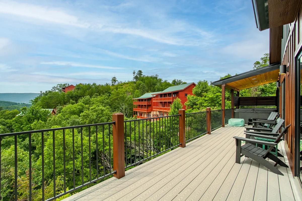 Bearly Haus | Modern Smoky Retreat | Indoor Pool | Hot Tub | Views | Sleeps 10