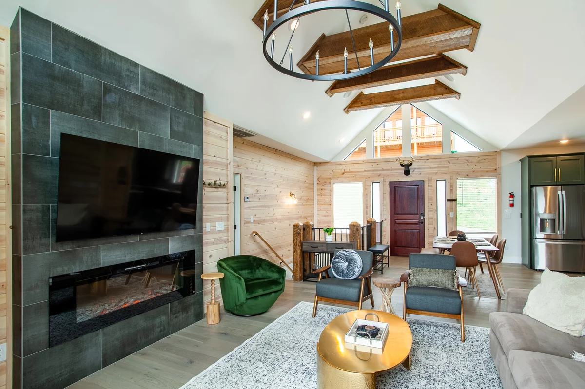 Bearly Haus | Modern Smoky Retreat | Indoor Pool | Hot Tub | Views | Sleeps 10