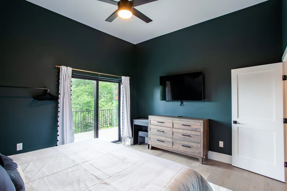 Bearly Haus | Modern Smoky Retreat | Indoor Pool | Hot Tub | Views | Sleeps 10